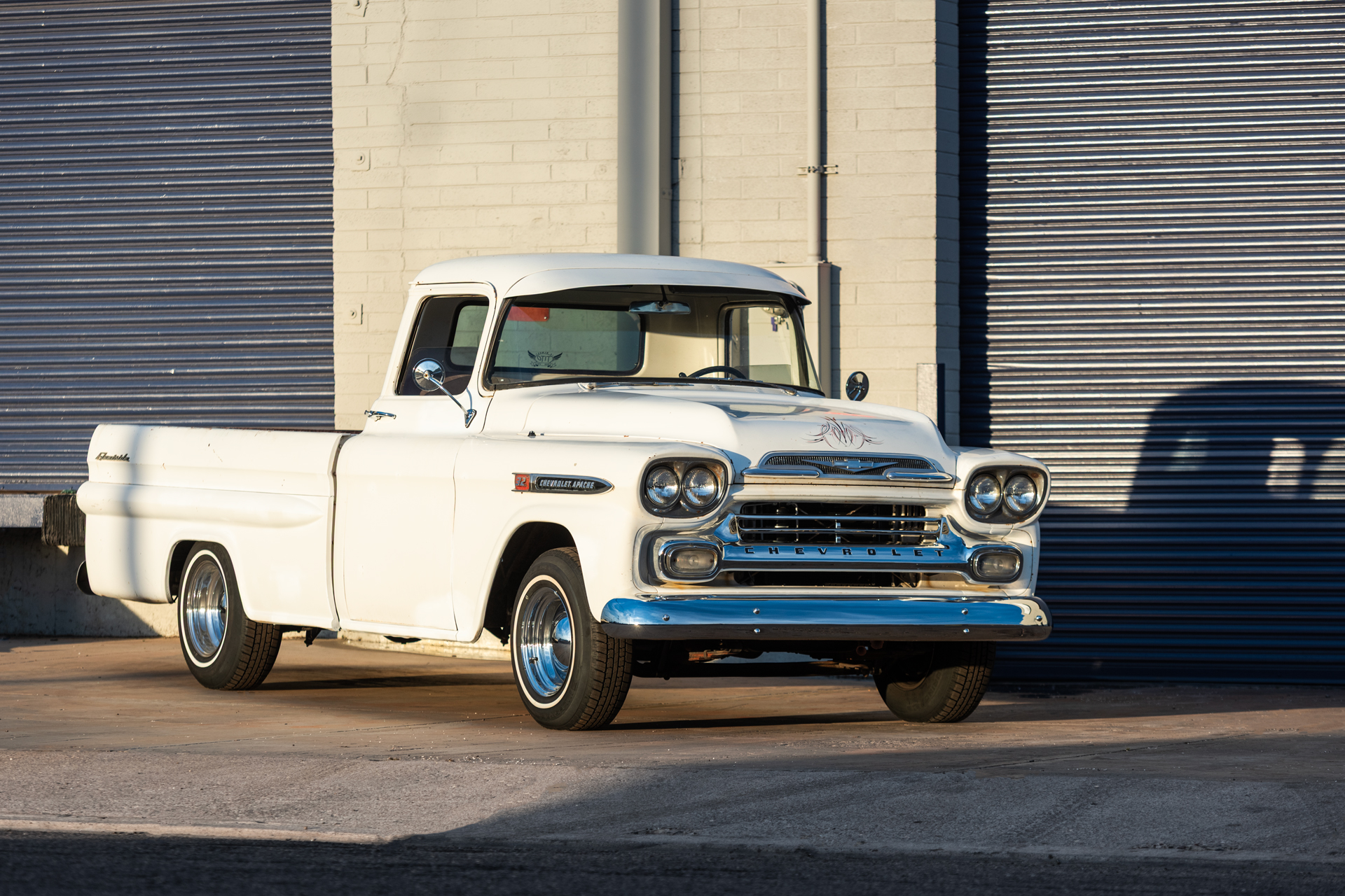 milestar ms775 touring sle on white chevrolet apache