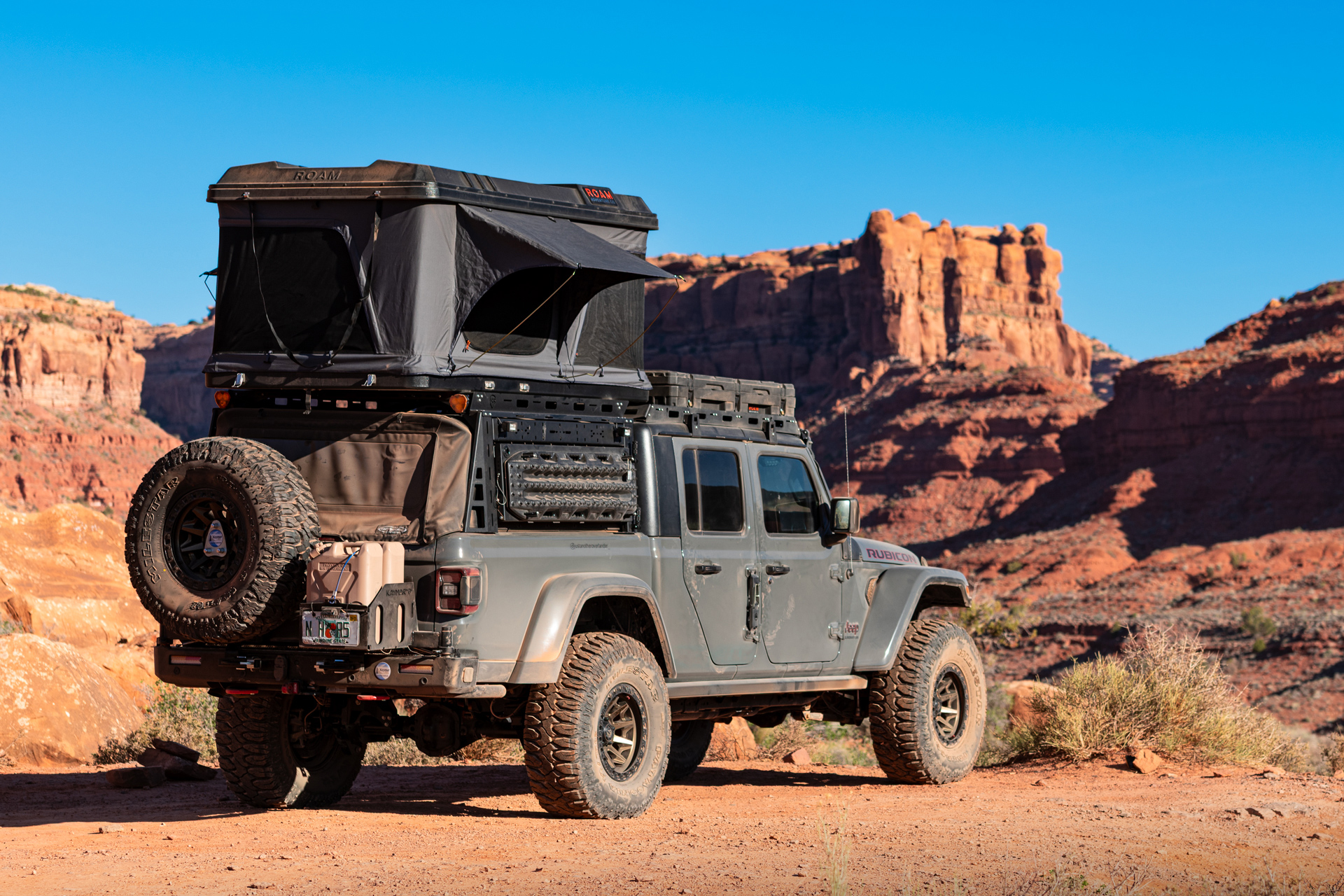 milestar patagonia mt-02 on grey jeep gladiator