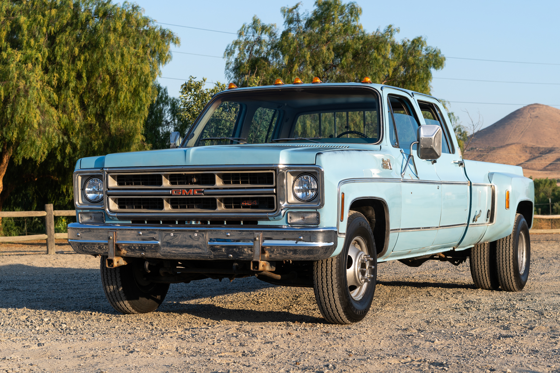 milestar steelpro ms597 on blue gmc camper special dually